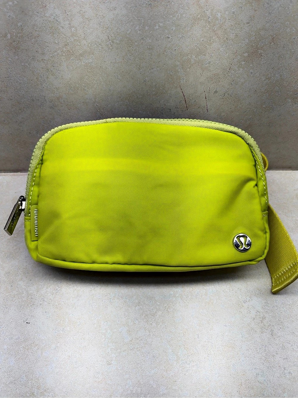 lululemon Everywhere Lemon/Yellow Belt Bag Fanny Pack Pre-owned